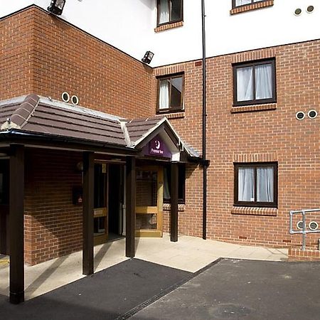Premier Inn London Hayes, Heathrow Exterior foto