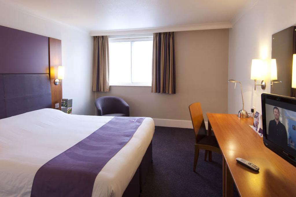 Premier Inn London Hayes, Heathrow Habitación foto